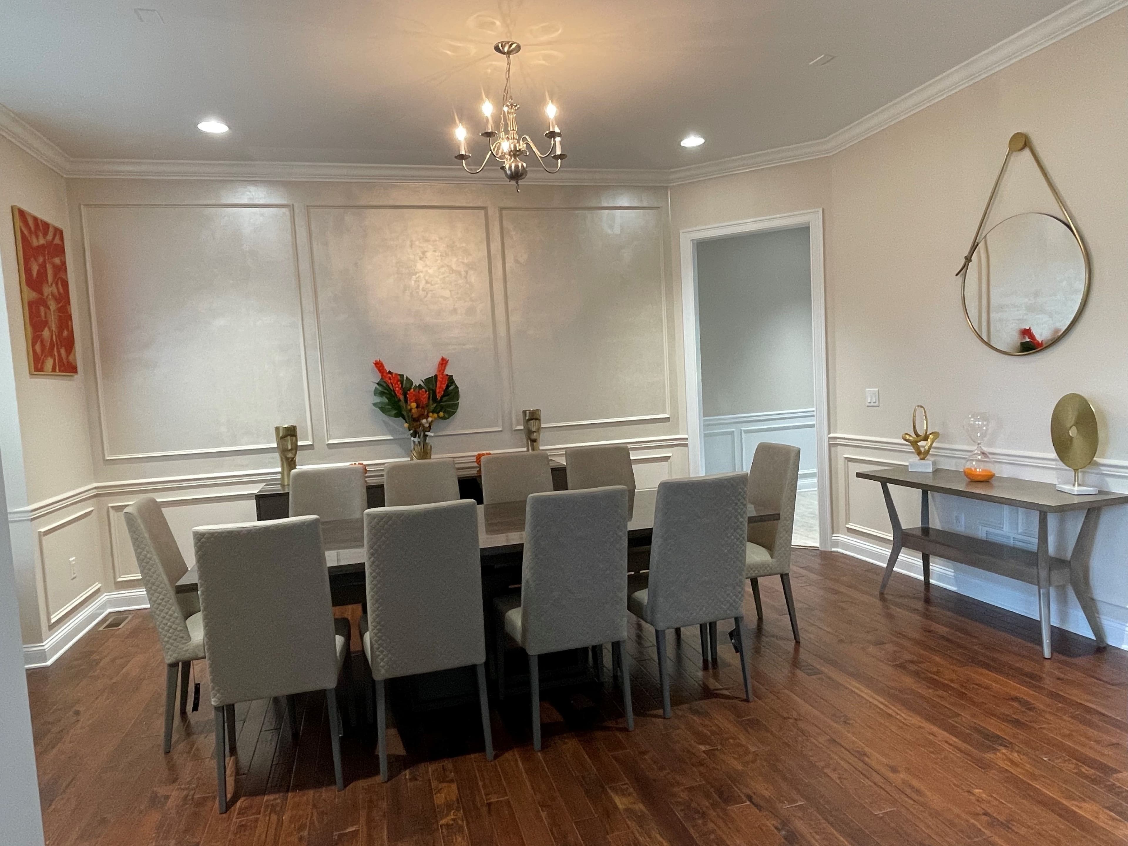 Traditional Dining Room image 1